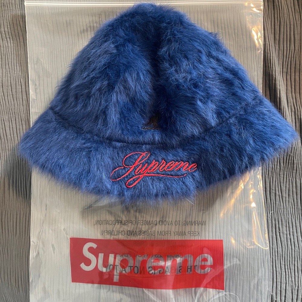 Supreme furry bucket hat fall/winter ‘21